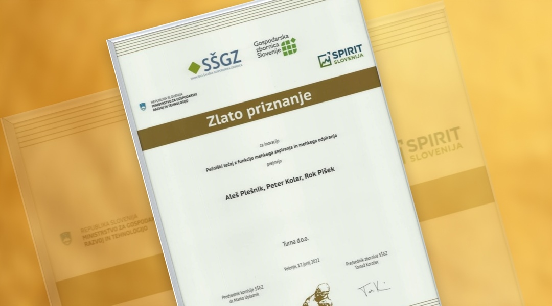 Gold Award for the Innovation "Oven Hinge with Soft-Close and Soft-Open Function"